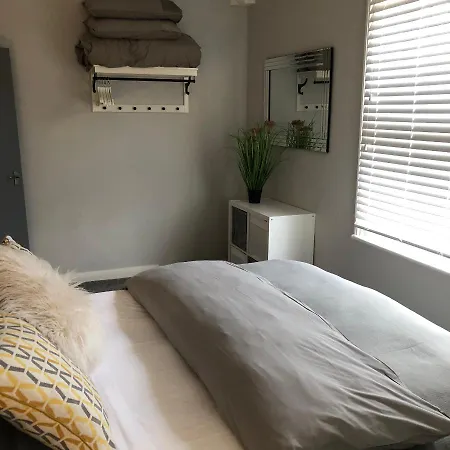 Castle-view Apartments, Flat Two アパート *