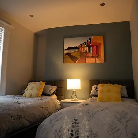 Castle-view Apartments, Flat Two アパート