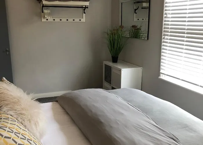 Castle-view Apartments, Flat Two Apartment *