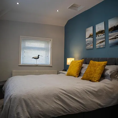 Castle-view Apartments, Flat Two アパート